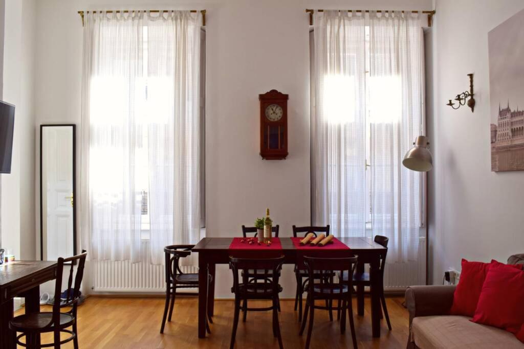 Apartament In Historical Building With Free Private Parking