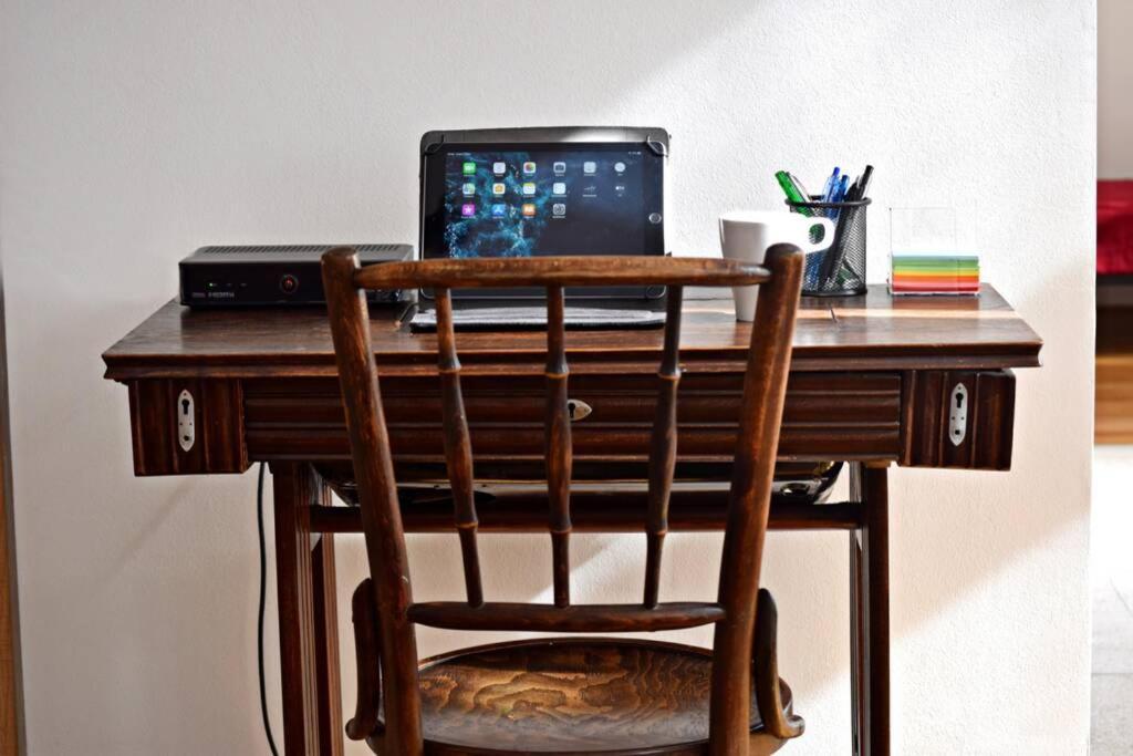 Apartament In Historical Building With Free Private Parking Budapesta