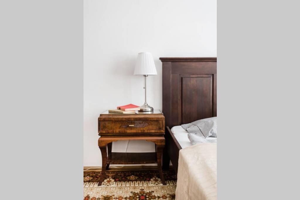 In Historical Building With Free Private Parking Apartamento *