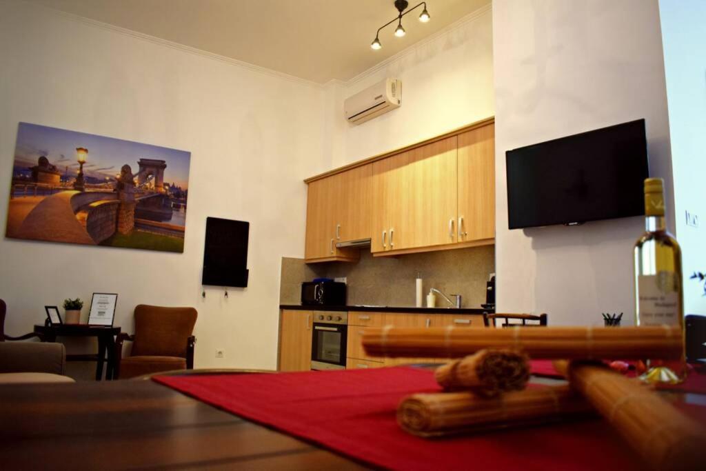 In Historical Building With Free Private Parking Appartement