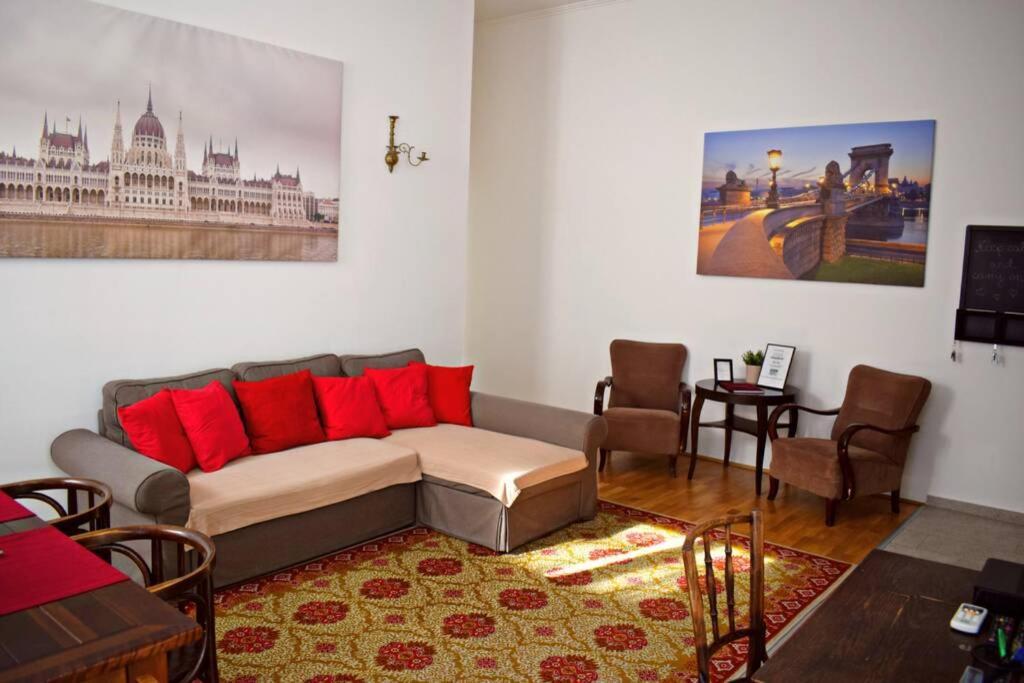 In Historical Building With Free Private Parking Budapest